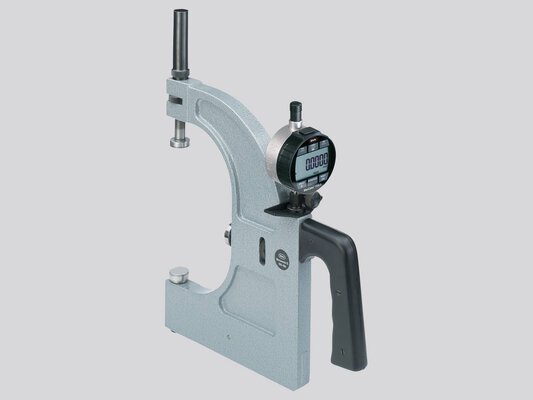 Precision pointer snap gage to measure directly on the machine