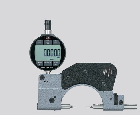 Precision pointer snap gage with interchangeable tapered measuring anvils